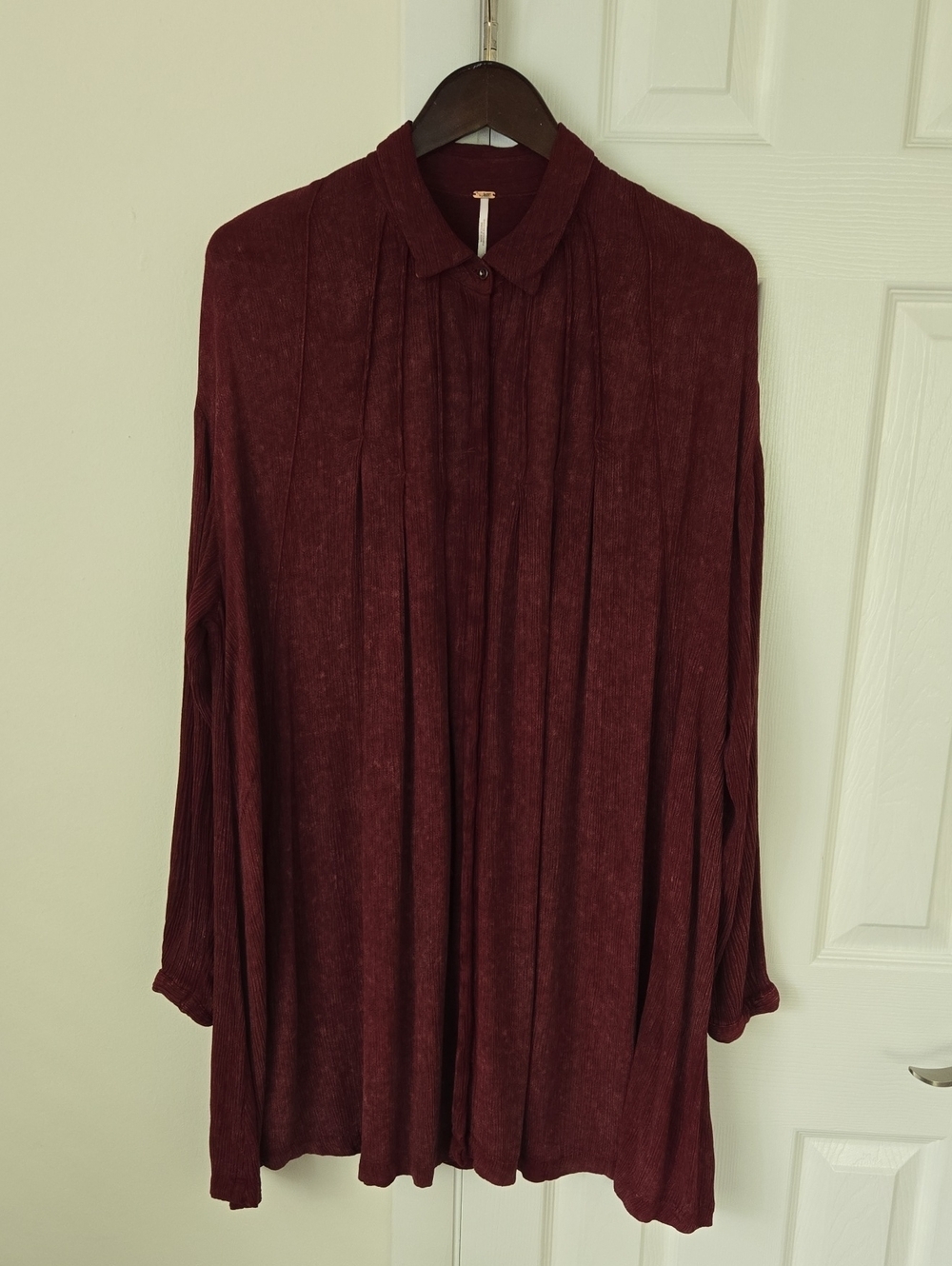 Free People Crinkle Spin Me Tunic Shirt Dress Burgundy Size Small NWOT Boho Over - Picture 2 of 12